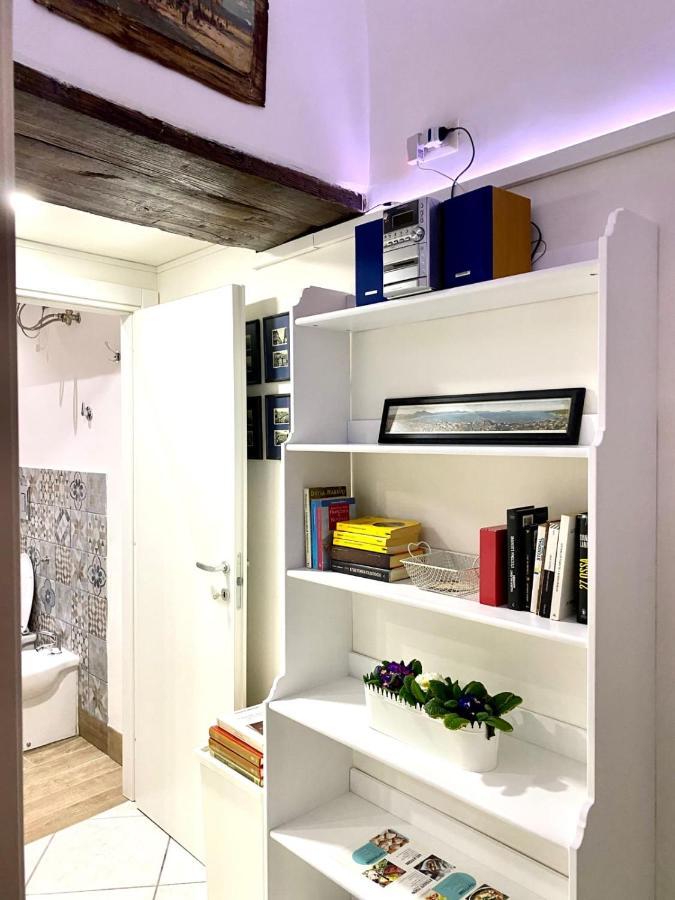 Ferienwohnung La Casa Sulla Nuvola Duomo Centro Storico Di Napoli Exterior foto