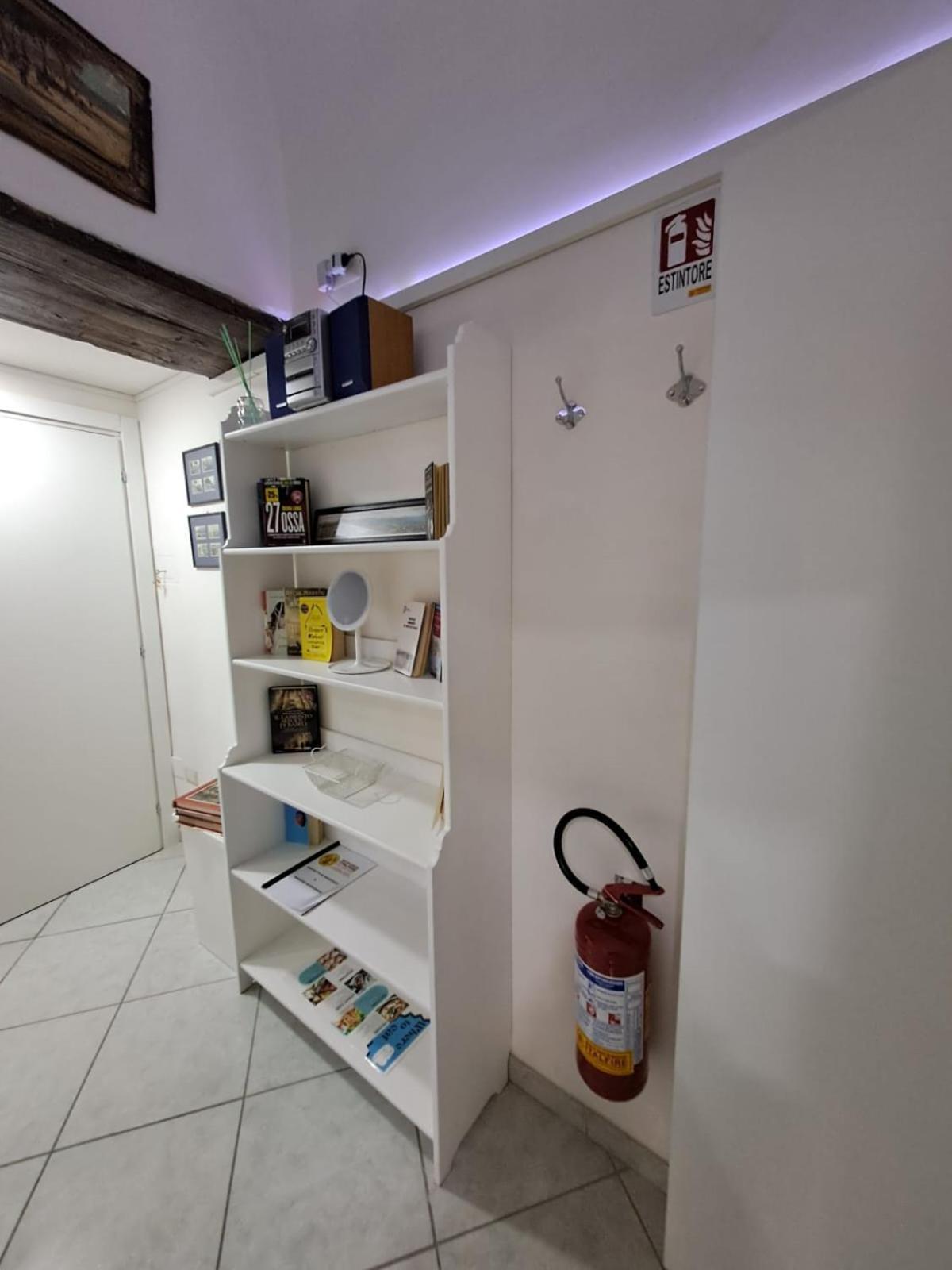 Ferienwohnung La Casa Sulla Nuvola Duomo Centro Storico Di Napoli Exterior foto