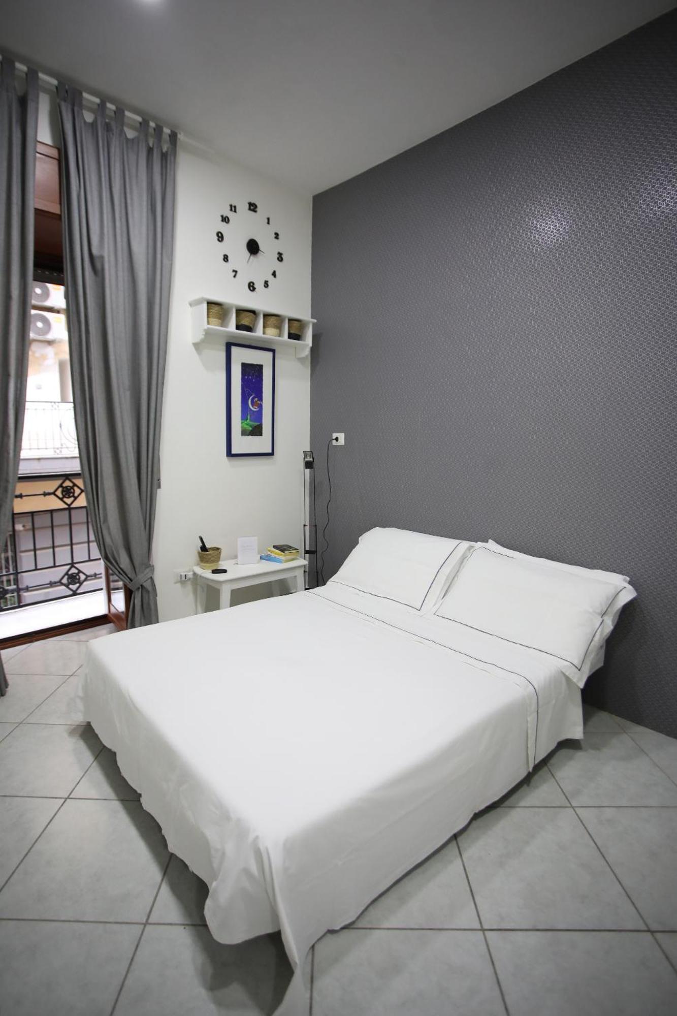 Ferienwohnung La Casa Sulla Nuvola Duomo Centro Storico Di Napoli Exterior foto